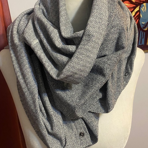 Lululemon Chevron print vinyasa convertible scarf. One size - Picture 16 of 16